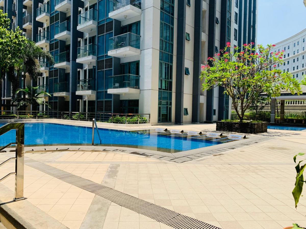 Two Palm Tree Villas Condominium - Studio 8Th Fl With Balcony - Across Terminal 3 Airport パサイ エクステリア 写真