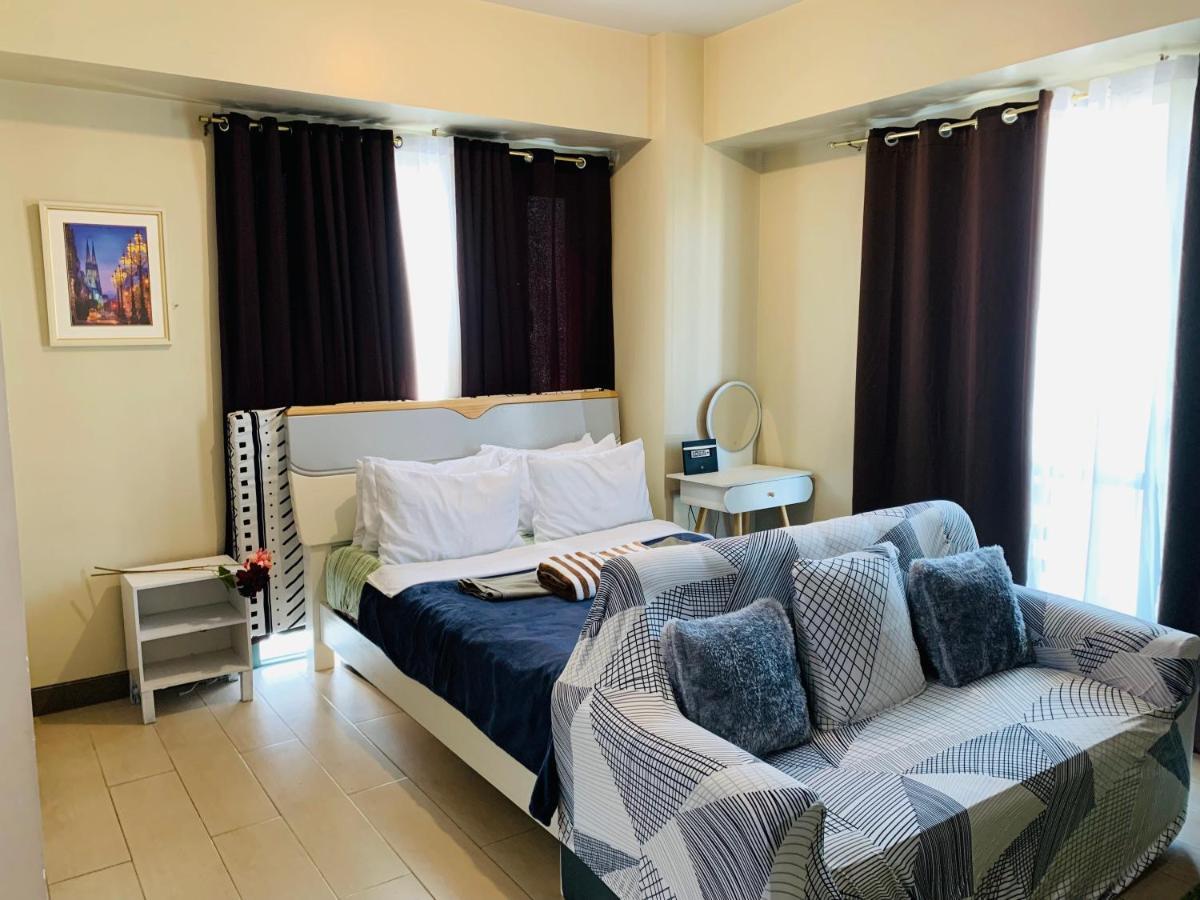 Two Palm Tree Villas Condominium - Studio 8Th Fl With Balcony - Across Terminal 3 Airport パサイ エクステリア 写真