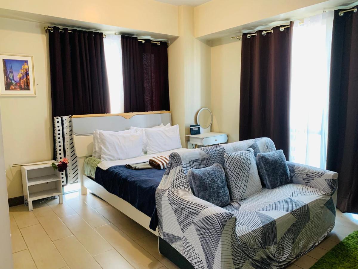 Two Palm Tree Villas Condominium - Studio 8Th Fl With Balcony - Across Terminal 3 Airport パサイ エクステリア 写真