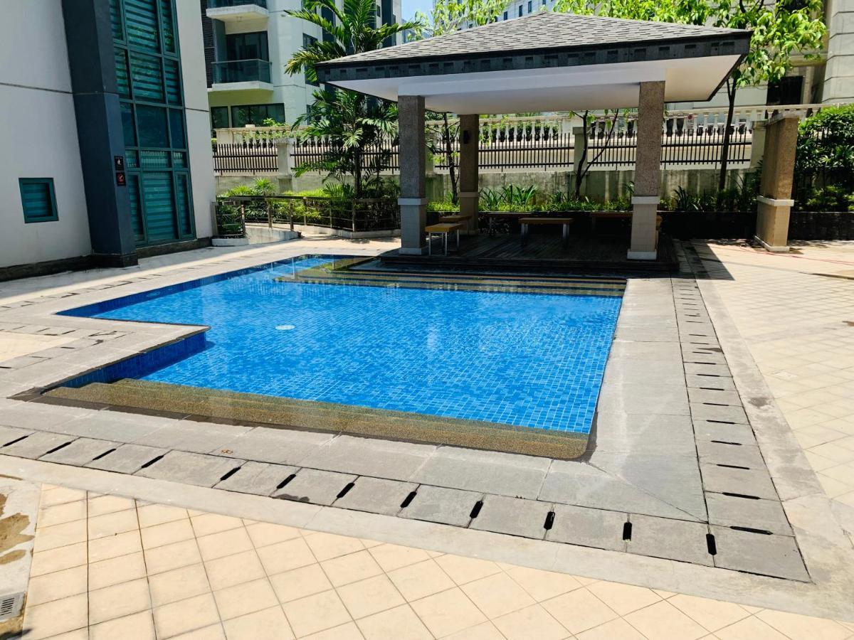 Two Palm Tree Villas Condominium - Studio 8Th Fl With Balcony - Across Terminal 3 Airport パサイ エクステリア 写真