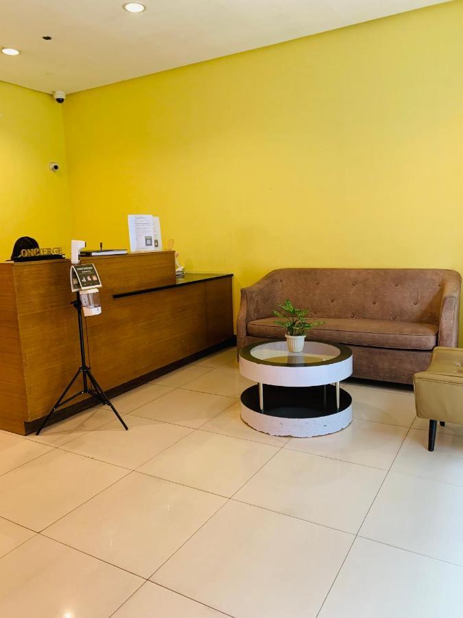 Two Palm Tree Villas Condominium - Studio 8Th Fl With Balcony - Across Terminal 3 Airport パサイ エクステリア 写真